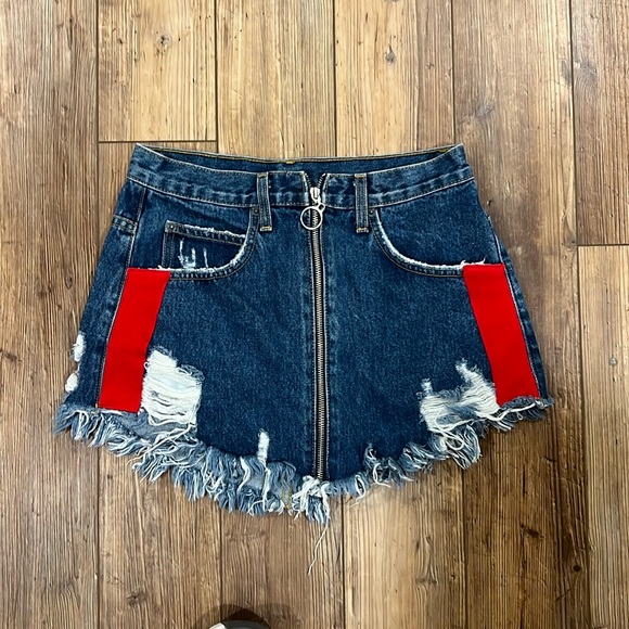 Carmar skirt - Picture 1 of 2